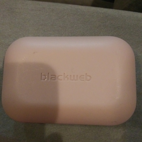 Earbuds - Picture 2 of 3